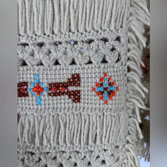 Vintage crochet macrame 1970 vest with pattern.  Hippie, bohemian - Picture 4 of 4
